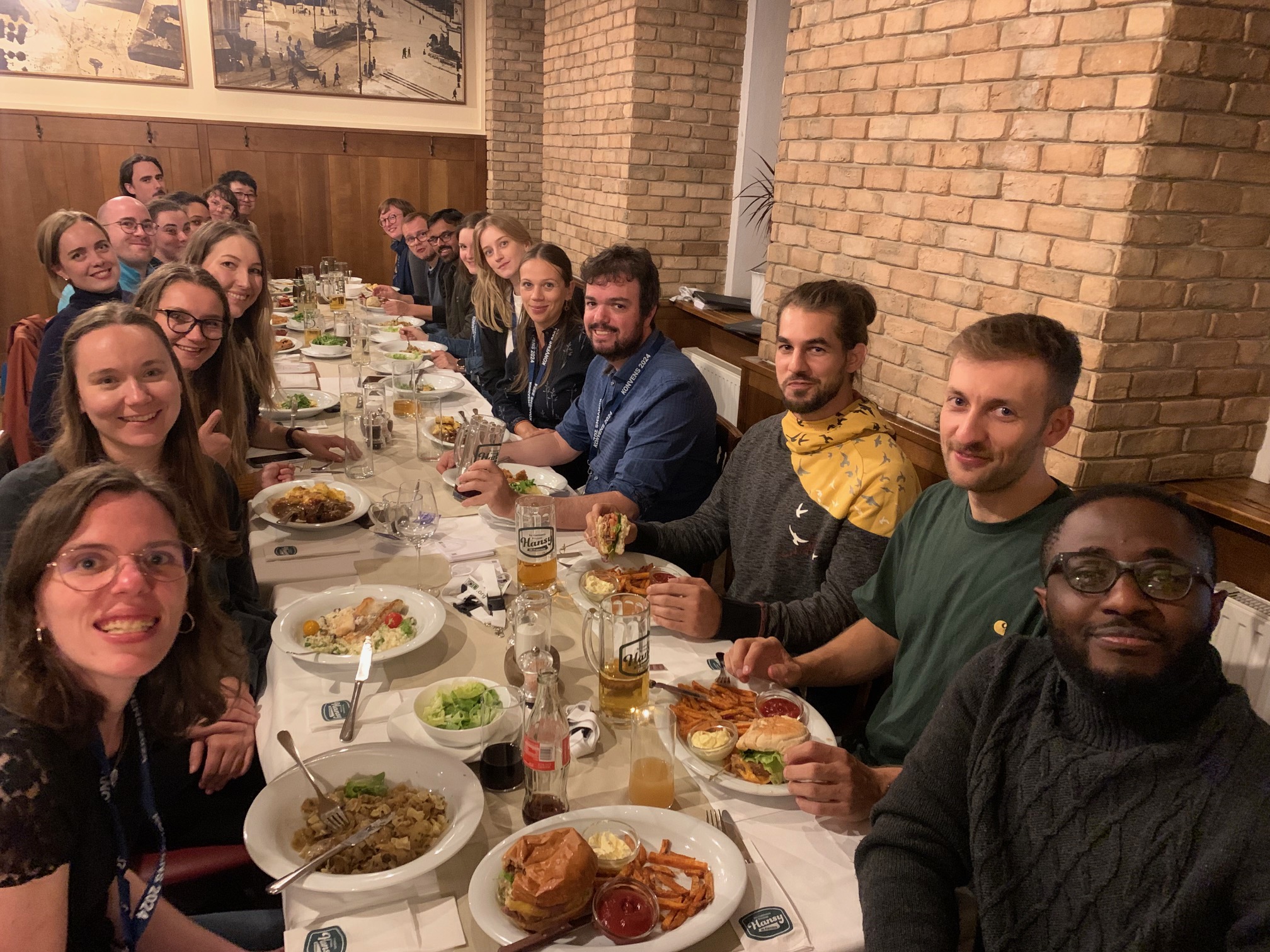 Gruppenfoto der Teilnehmer*innen des Phd-Dinners